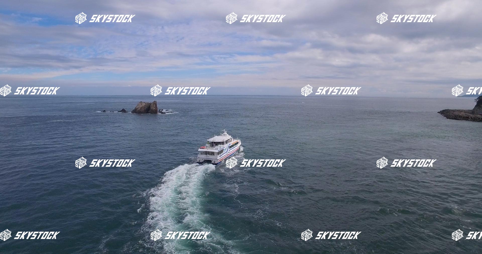 和具港を発つ高速船4