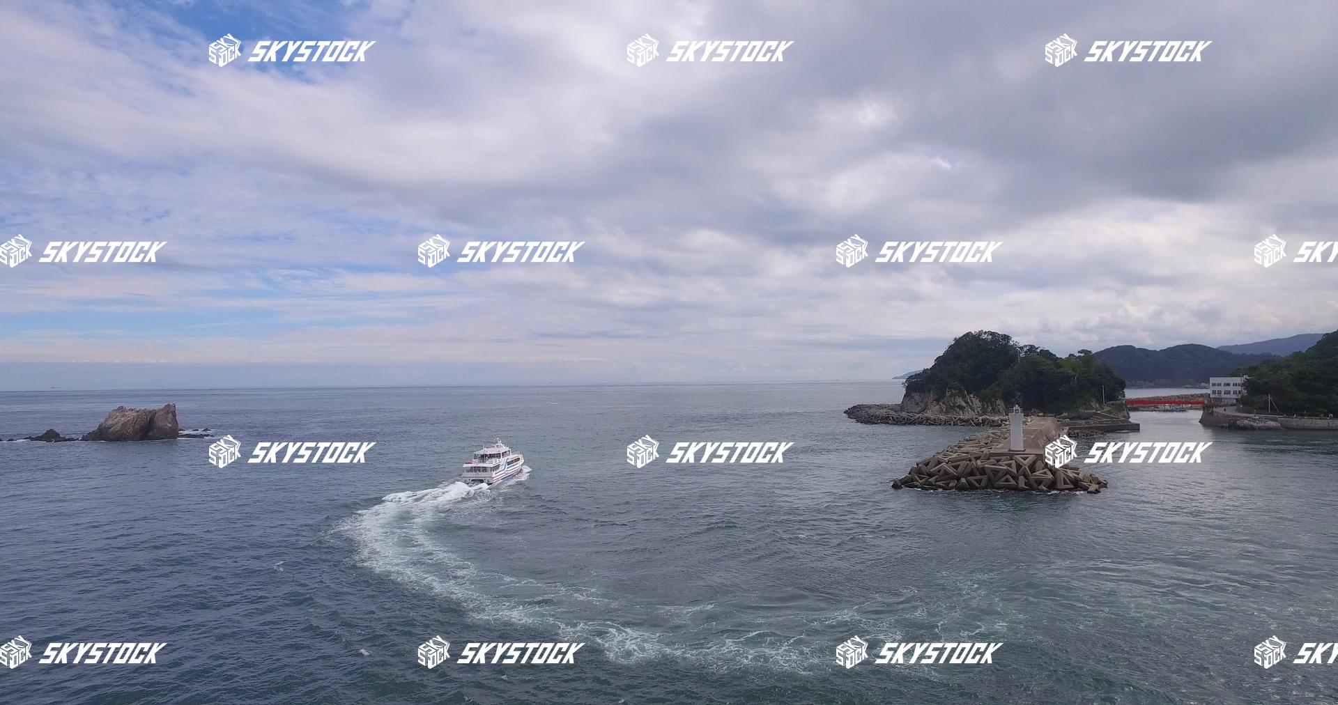 和具港を発つ高速船5