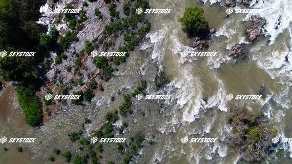 コーンパペンの滝23