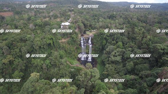 タートニュアンの滝1