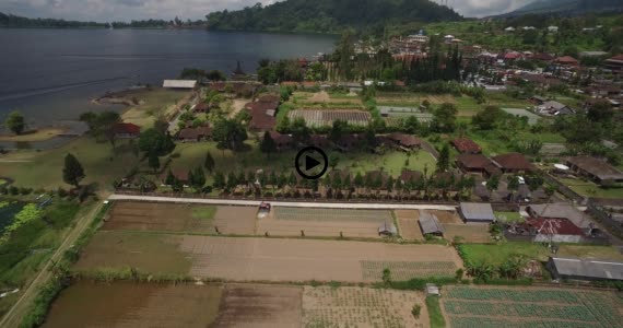 ウルン ダヌ ブラタン寺院1-1