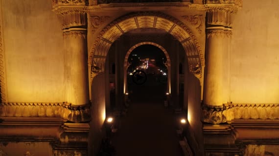 パトゥーサイ13-2